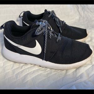 Nike Black & White Running Shoe